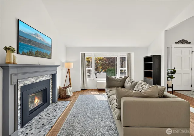 Photo 4 of Sale Pending at 14515 121st Avenue E, Puyallup, WA 98374 | MLS# NWM2564952 | Listing updated on 2026-09-25