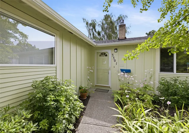 Photo 2 of Single family home for sale at 3301 N Visscher St, Tacoma, WA 98407 | MLS# NWM2564954 | Listing updated on 2026-09-23