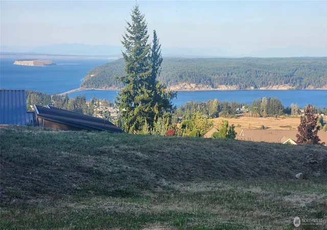 Photo 3 of Sale Pending at 91 Exeter St, Sequim, WA 98382 | MLS# NWM2564955 | Listing updated on 2026-09-01