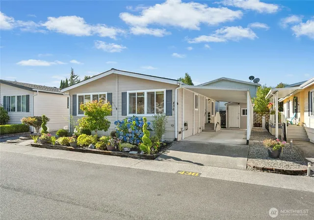 Photo 3 of Manufactured home for sale at 23825 15th Avenue Se #436, Bothell, WA 98021 | MLS# NWM2564958 | Listing updated on 2026-10-01