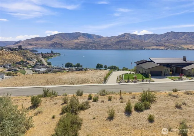 Photo 4 of Land for sale at 127 Crystal Crst Dr, Chelan, WA 98816 | MLS# NWM2564970 | Listing updated on 2026-09-23