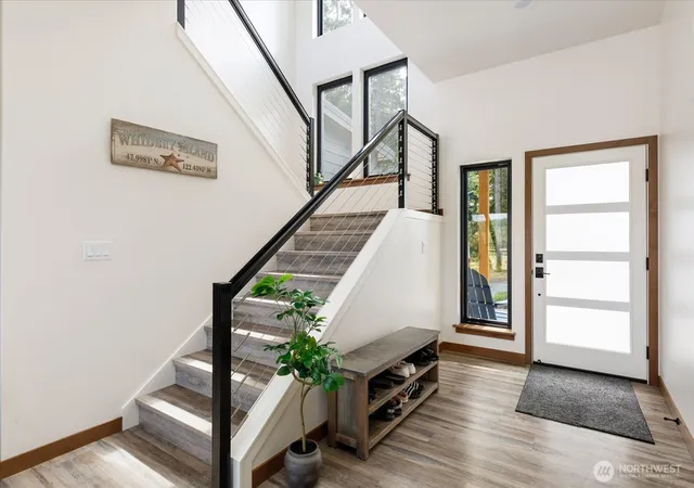 Photo 3 of Sale Pending at 1423 Rose Ln, Oak Harbor, WA 98277 | MLS# NWM2564977 | Listing updated on 2026-09-25