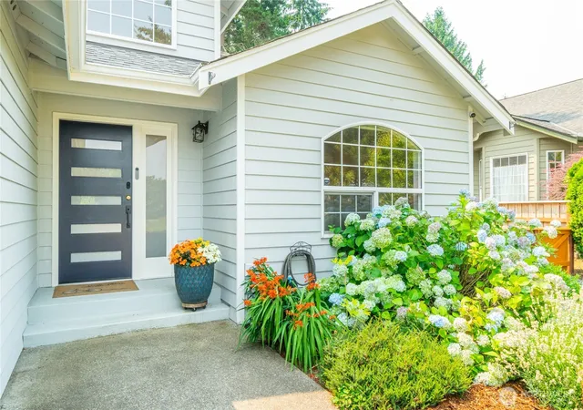 Photo 3 of Single family home for sale at 4019 NE 17th Street, Renton, WA 98056 | MLS# NWM2564986 | Listing updated on 2026-09-23