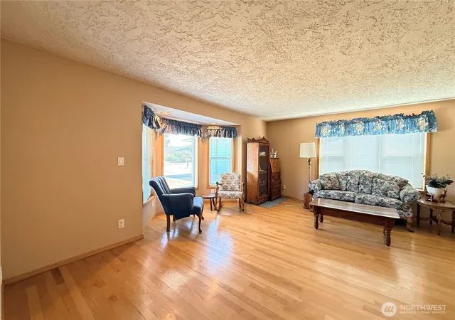 Photo 3 of Sale Pending at 115 Holly Park St, Longview, WA 98632 | MLS# NWM2565001 | Listing updated on 2026-09-25