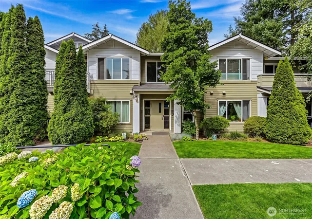 Photo 1 of Sale Pending at 10931 124th Avenue Ne #206, Kirkland, WA 98033 | MLS# NWM2565004 | Listing updated on 2026-10-01