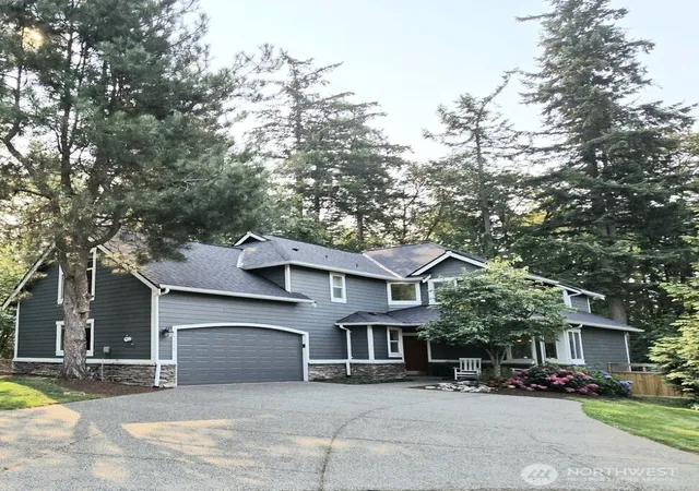 Photo 2 of Sale Pending at 17304 Parkside Way Se, Renton, WA 98058 | MLS# NWM2565006 | Listing updated on 2026-09-19