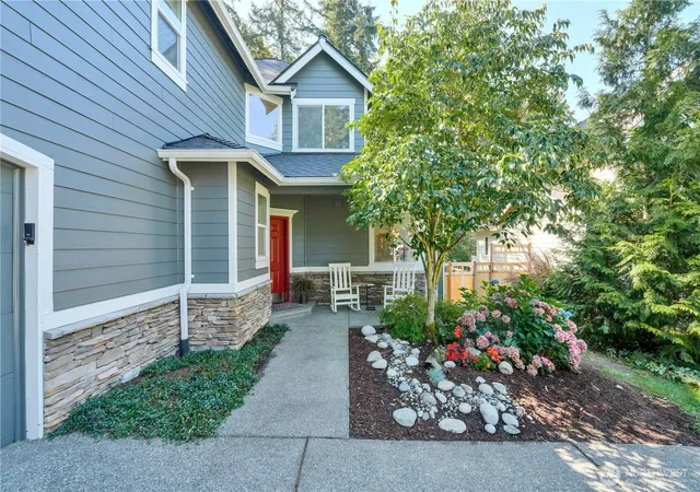 Photo 3 of Sale Pending at 17304 Parkside Way Se, Renton, WA 98058 | MLS# NWM2565006 | Listing updated on 2026-09-19