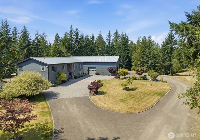 Photo 3 of Single family home for sale at 2797 Lost Crk Ln Nw, Bremerton, WA 98312 | MLS# NWM2565008 | Listing updated on 2026-09-23