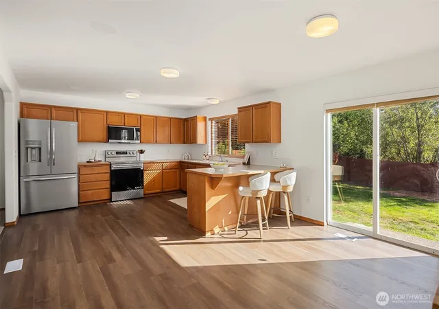 Photo 2 of Single family home for sale at 12421 SE 278th Place, Kent, WA 98030 | MLS# NWM2565014 | Listing updated on 2026-10-08
