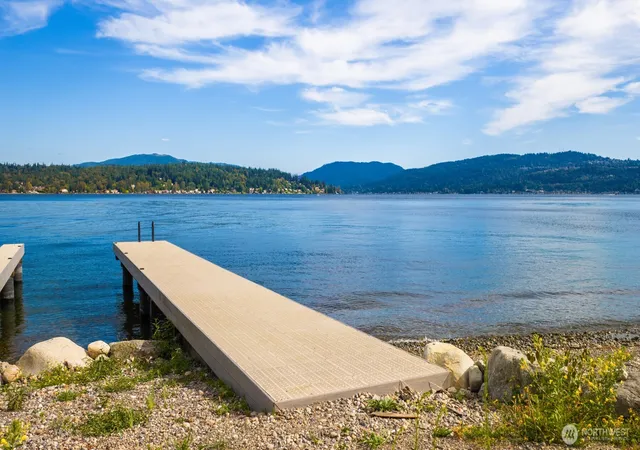 Photo 1 of Sale Pending at 672 W Lake Sammamish Pkwy Ne, Bellevue, WA 98008 | MLS# NWM2565026 | Listing updated on 2026-10-03