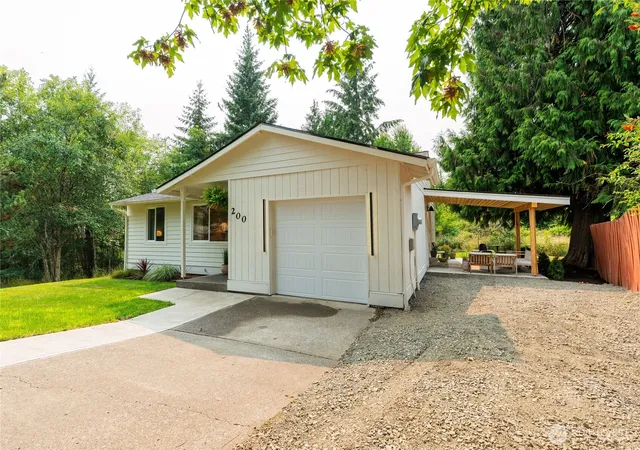 Photo 3 of Sale Pending at 200 Saint Helens Way, Winlock, WA 98596 | MLS# NWM2565054 | Listing updated on 2026-09-22