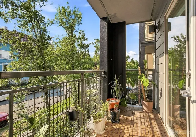 Photo 2 of Condo for sale at 412 11th Avenue #303, Seattle, WA 98122 | MLS# NWM2565056 | Listing updated on 2026-09-23