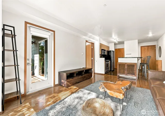 Photo 4 of Condo for sale at 412 11th Avenue #303, Seattle, WA 98122 | MLS# NWM2565056 | Listing updated on 2026-09-23