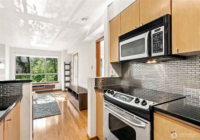 Photo 3 of Condo for sale at 412 11th Avenue #303, Seattle, WA 98122 | MLS# NWM2565056 | Listing updated on 2026-10-20