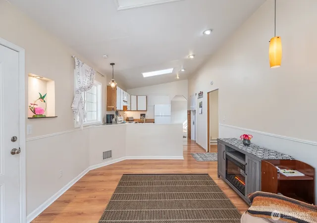 Photo 3 of Single family home for sale at 322 3rd Avenue SE, Soap Lake, WA 98851 | MLS# NWM2565057 | Listing updated on 2026-09-23