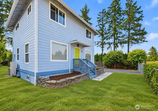 Photo 2 of Single family home for sale at 926 16th Street Sw, Puyallup, WA 98371 | MLS# NWM2565076 | Listing updated on 2026-09-21