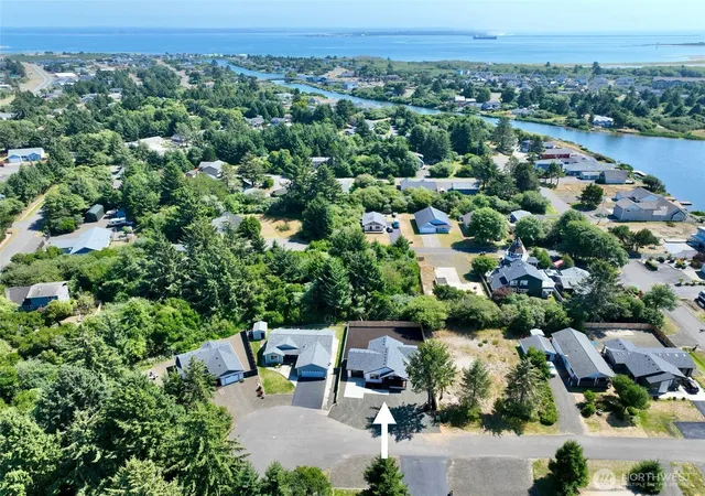Photo 4 of Sale Pending at 821 Shark Ct SW, Ocean Shores, WA 98569 | MLS# NWM2565084 | Listing updated on 2026-09-25