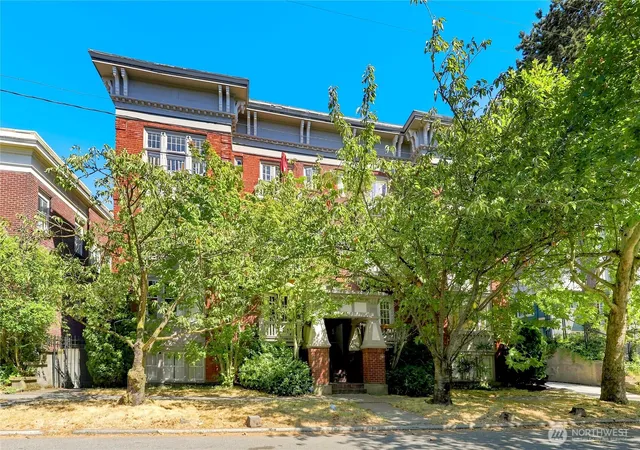 Photo 2 of Sale Pending at 214 13th Avenue E #2, Seattle, WA 98102 | MLS# NWM2565115 | Listing updated on 2026-09-25