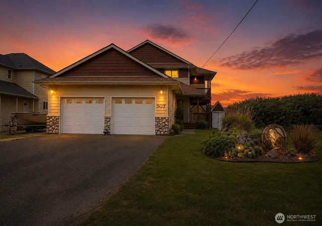 Photo 1 of Single family home for sale at 507 Sand Dune Ave Sw, Ocean Shores, WA 98569 | MLS# NWM2565116 | Listing updated on 2026-09-23