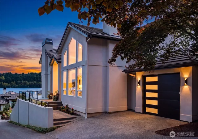 Photo 2 of Single family home for sale at 3246 W Lake Sammamish Pkwy Ne, Redmond, WA 98052 | MLS# NWM2565124 | Listing updated on 2026-10-01