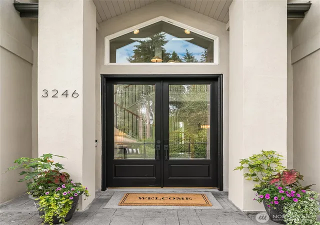 Photo 3 of Single family home for sale at 3246 W Lake Sammamish Pkwy NE, Redmond, WA 98052 | MLS# NWM2565124 | Listing updated on 2026-10-01