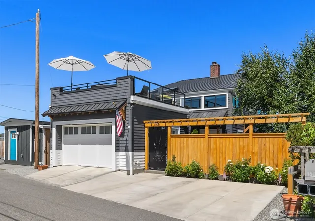 Photo 4 of Sale Pending at 15670 NE Point Monroe Dr, Bainbridge Island, WA 98110 | MLS# NWM2565135 | Listing updated on 2026-09-25