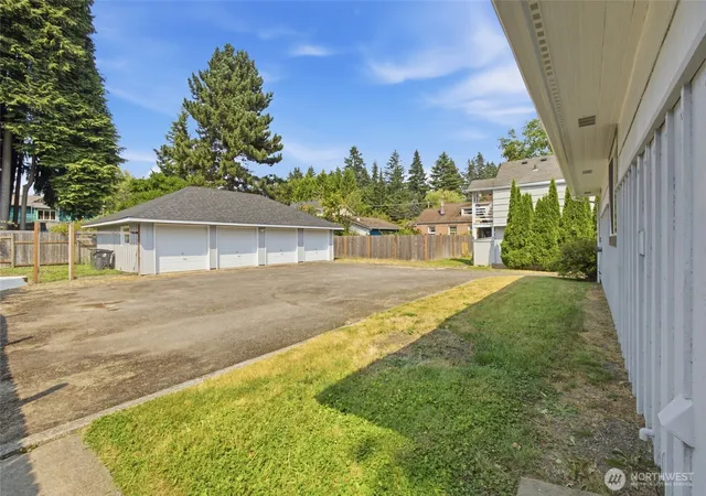 Photo 3 of Single family home for sale at 2016 Dickinson Ave Nw, Olympia, WA 98502 | MLS# NWM2565136 | Listing updated on 2026-09-25