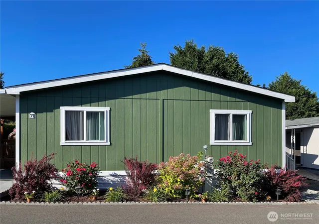Photo 2 of Manufactured home for sale at 15410 Se 272nd Street #71, Kent, WA 98042 | MLS# NWM2565140 | Listing updated on 2026-09-25