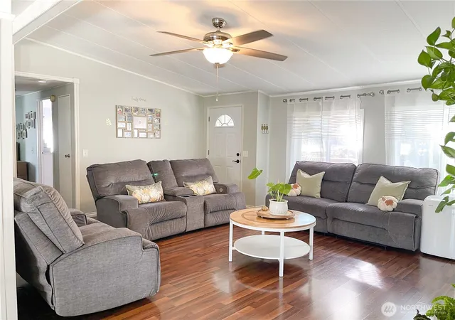 Photo 4 of Manufactured home for sale at 15410 SE 272nd Street #71, Kent, WA 98042 | MLS# NWM2565140 | Listing updated on 2026-09-25