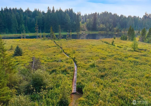 Photo 3 of Single family home for sale at 8826 E Meadow Lake Dr, Snohomish, WA 98290 | MLS# NWM2565148 | Listing updated on 2026-09-24