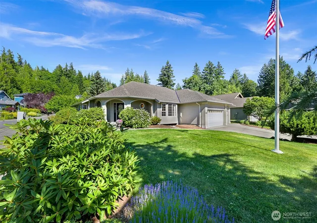 Photo 3 of Single family home for sale at 4020 Padden Hills Ct, Bellingham, WA 98229 | MLS# NWM2565165 | Listing updated on 2026-10-01