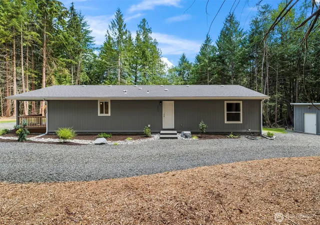 Photo 3 of Manufactured home for sale at 3975 Salmonberry Rd Se, Port Orchard, WA 98366 | MLS# NWM2565192 | Listing updated on 2026-09-25