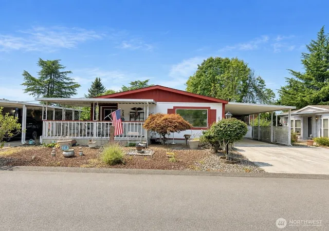 Manufactured home for sale at 836 Harmon Way S #2, Orting, WA 98360 | MLS# NWM2565204