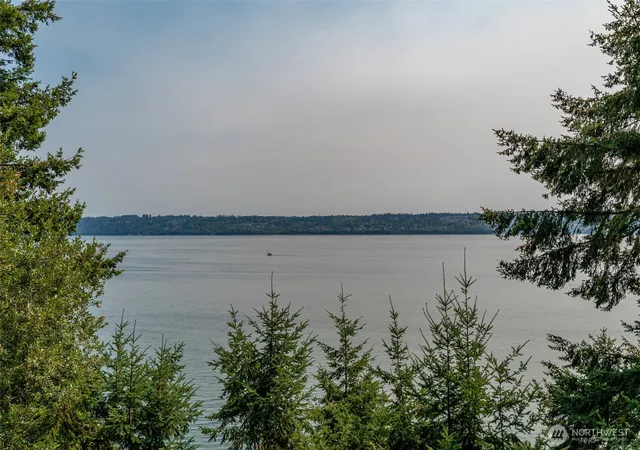 Photo 3 of Single family home for sale at 8343 B Franklin Rd, Clinton, WA 98236 | MLS# NWM2565209 | Listing updated on 2026-09-23