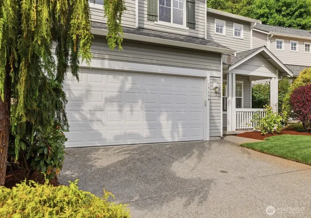 Photo 4 of Sale Pending at 15114 50th Avenue SE, Everett, WA 98208 | MLS# NWM2565210 | Listing updated on 2026-09-25