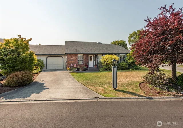 Photo 1 of Condo for sale at 890 N Oxford Way, Sequim, WA 98382 | MLS# NWM2565213 | Listing updated on 2026-09-23