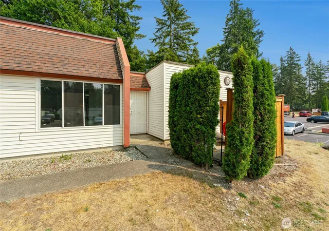Photo 4 of Condo for sale at 14600 SE 176th Street #R1, Renton, WA 98058 | MLS# NWM2565223 | Listing updated on 2026-09-23