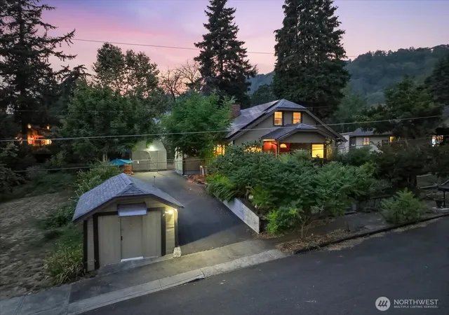 Photo 2 of Single family home for sale at 663 Sw Utah St, Camas, WA 98607 | MLS# NWM2565226 | Listing updated on 2026-09-23