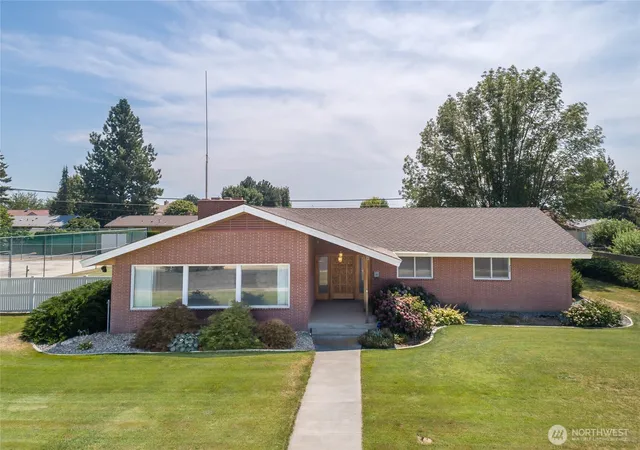 Photo 1 of Single family home for sale at 742 Sw I St, Quincy, WA 98848 | MLS# NWM2565242 | Listing updated on 2026-09-21