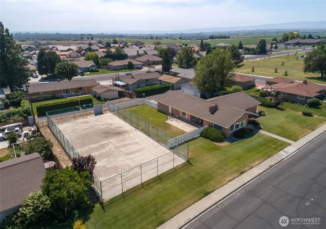 Photo 2 of Single family home for sale at 742 Sw I St, Quincy, WA 98848 | MLS# NWM2565242 | Listing updated on 2026-09-21