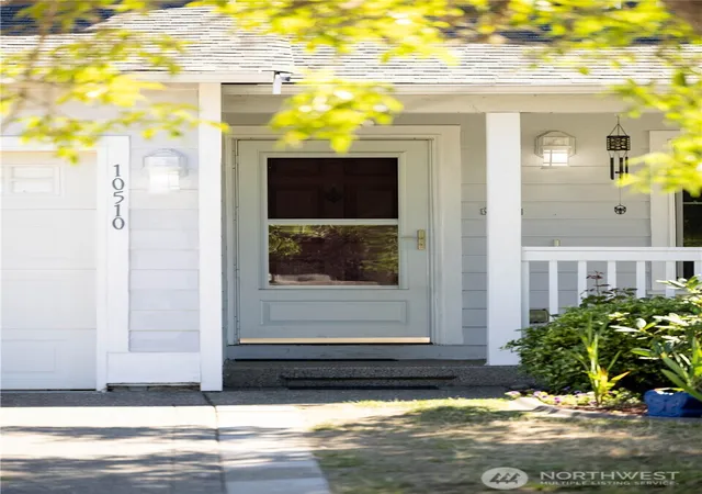 Photo 2 of Single family home for sale at 10510 Se Carter St, Yelm, WA 98597 | MLS# NWM2565247 | Listing updated on 2026-09-23
