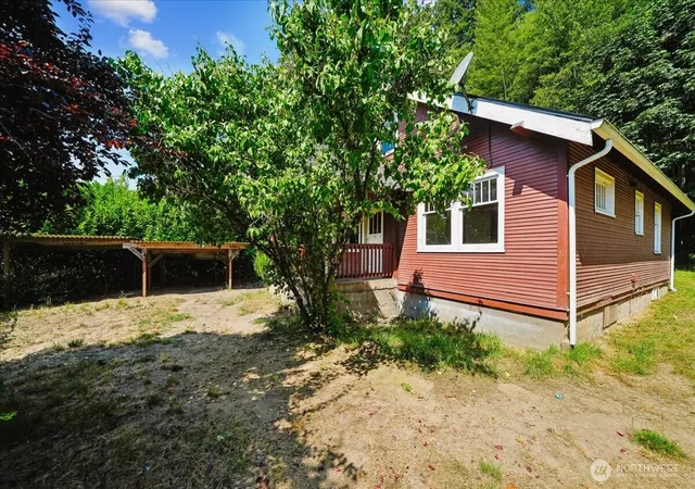 Photo 3 of Single family home for sale at 93 Cloquallum Rd, Elma, WA 98541 | MLS# NWM2565262 | Listing updated on 2026-09-23