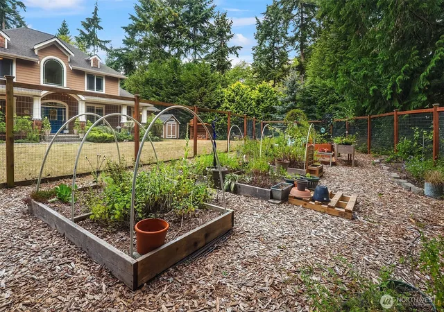 Photo 3 of Single family home for sale at 4046 Rachel Rd, Clinton, WA 98236 | MLS# NWM2565266 | Listing updated on 2026-10-01