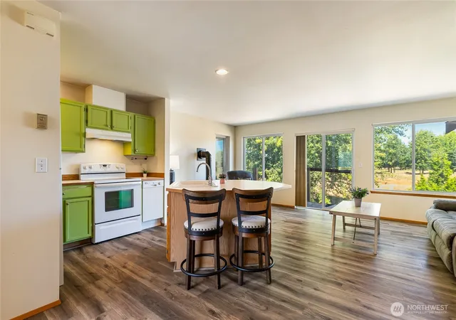 Condo for sale at 264 W Maberry #202, Lynden, WA 98264 | MLS# NWM2565280