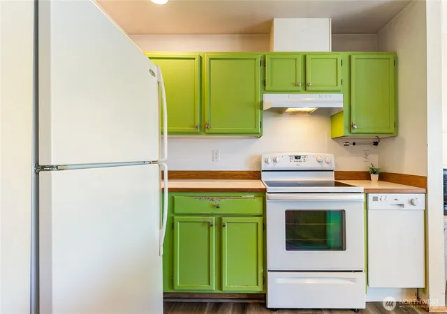 Photo 1 of Condo for sale at 264 W Maberry #202, Lynden, WA 98264 | MLS# NWM2565280 | Listing updated on 2026-09-23