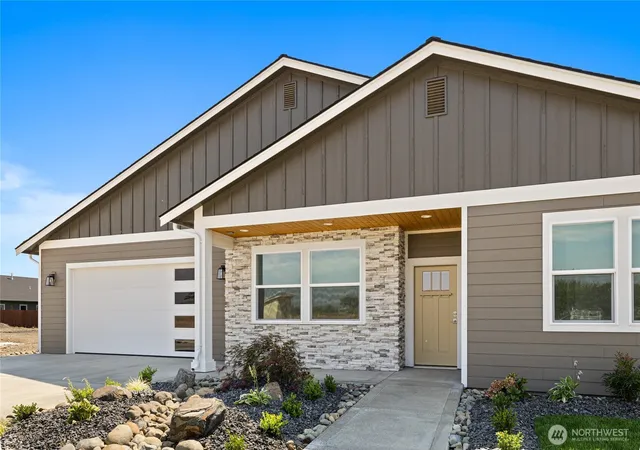 Photo 1 of Single family home for sale at 500 E Heatherstone Ct, Ellensburg, WA 98926 | MLS# NWM2565299 | Listing updated on 2026-09-26
