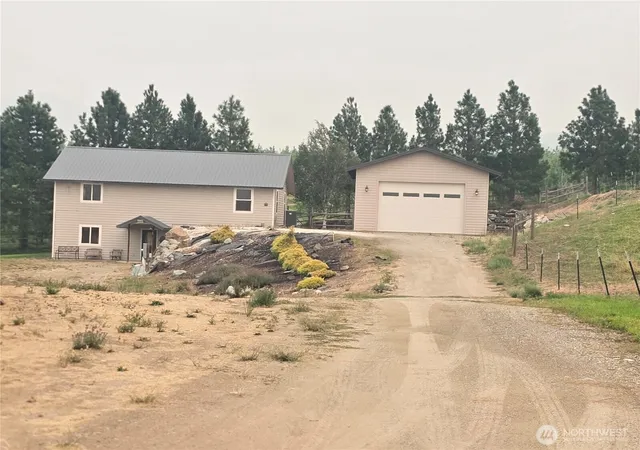 Photo 2 of Single family home for sale at 32 Pilot Wheel Rd, Tonasket, WA 98855 | MLS# NWM2565300 | Listing updated on 2026-09-25