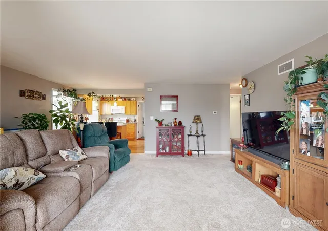 Photo 4 of Sale Pending at 1439 Francis Ave, Walla Walla, WA 99362 | MLS# NWM2565332 | Listing updated on 2026-10-01