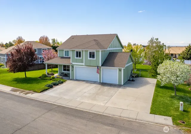 Photo 3 of Single family home for sale at 138 Scenic Dr Ne, Moses Lake, WA 98837 | MLS# NWM2565340 | Listing updated on 2026-10-01