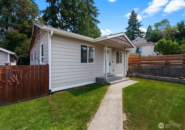 Photo 3 of Single family home for sale at 610 Bertha Ave, Bremerton, WA 98312 | MLS# NWM2565351 | Listing updated on 2026-09-23